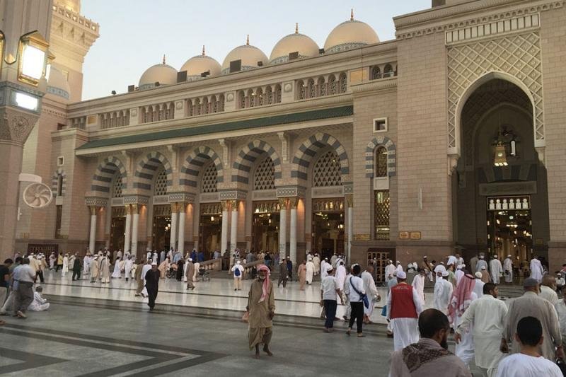 Arabia Saudita se abre al turismo y emite código de conducta